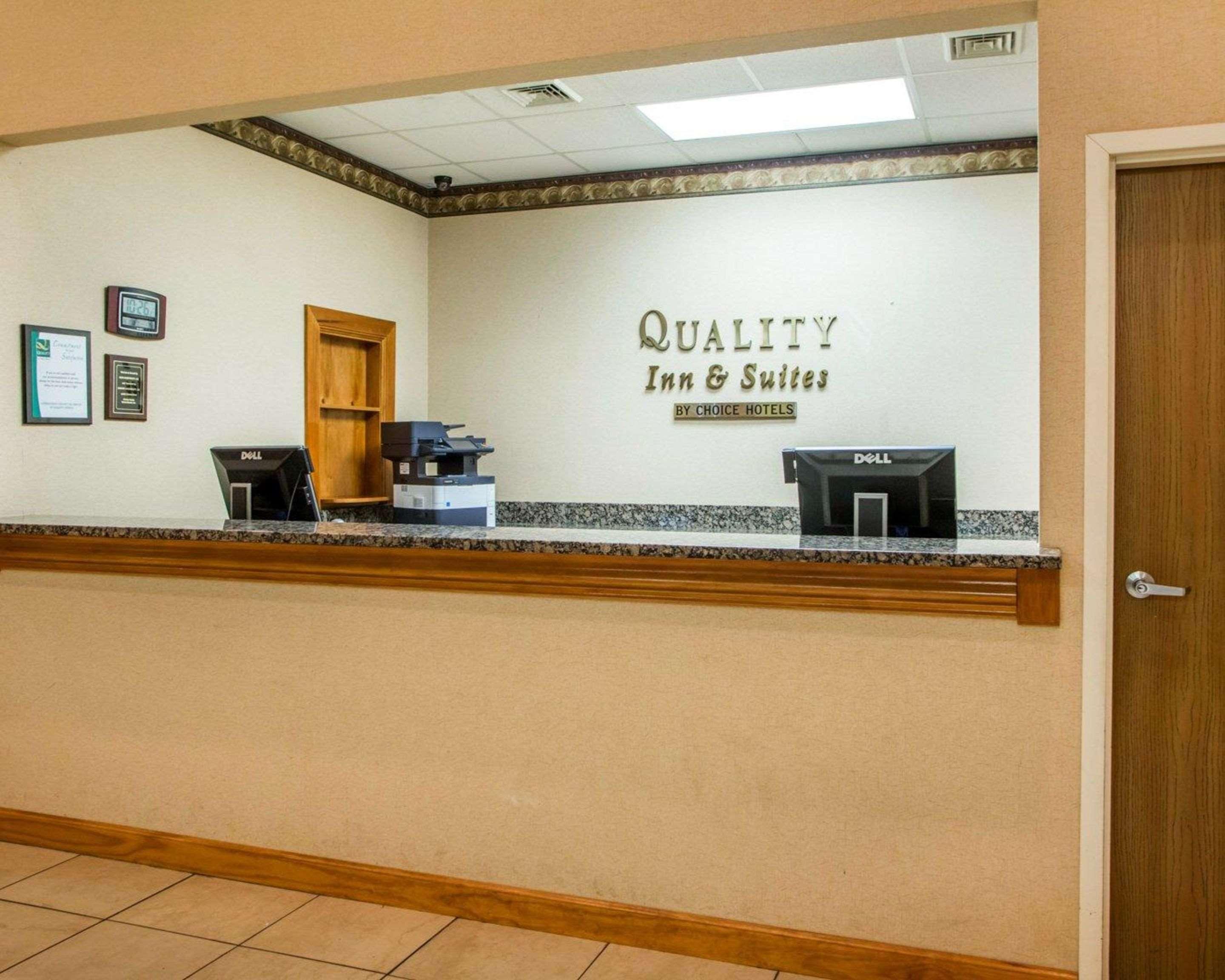 Quality Inn & Suites South-Obetz Exterior photo