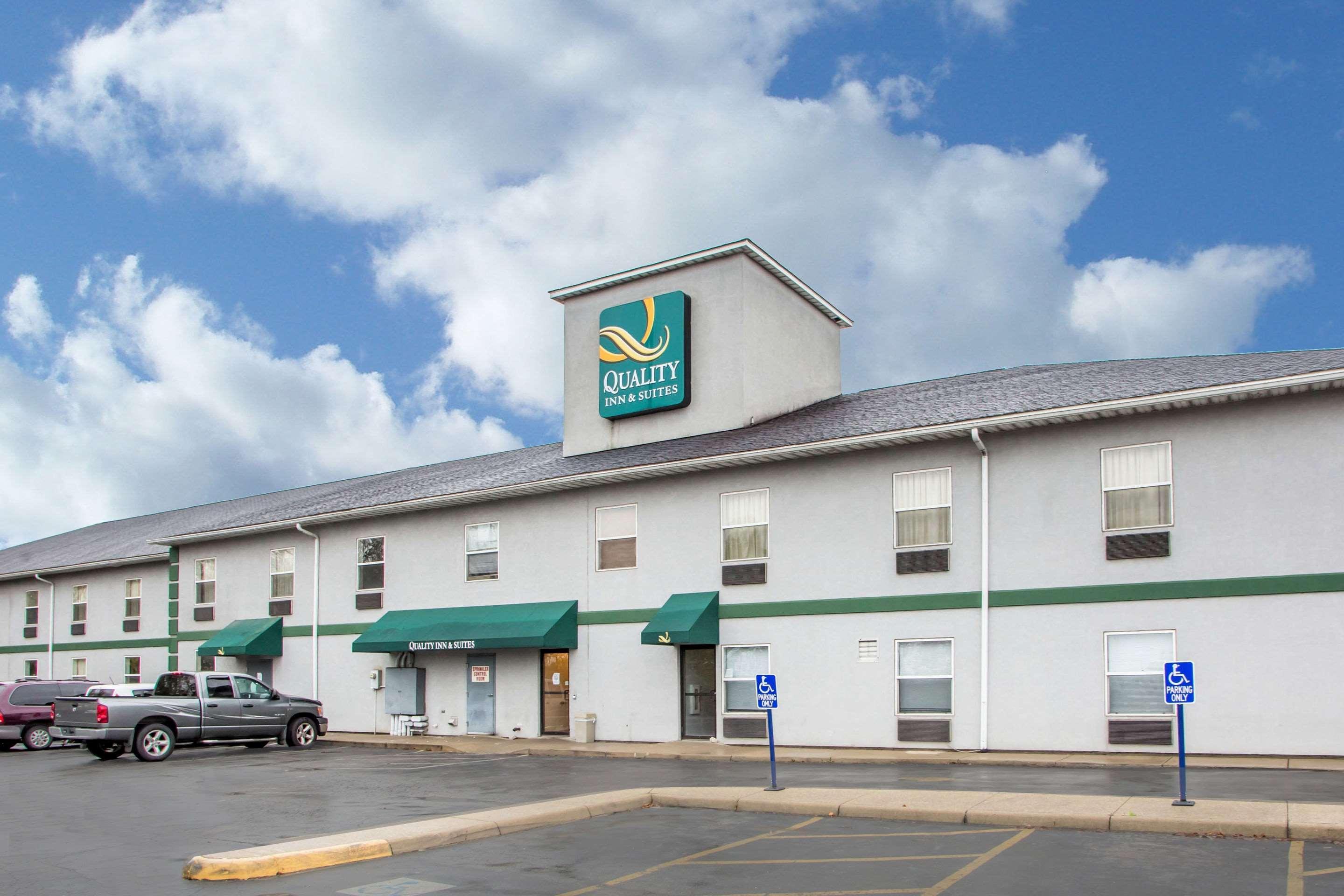 Quality Inn & Suites South-Obetz Exterior photo